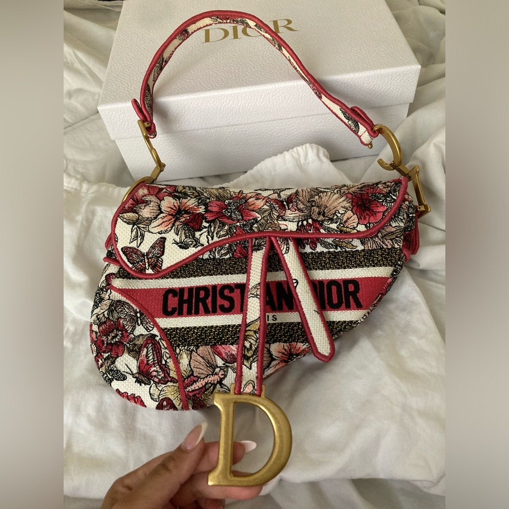 ✅SOLD ✅ Dior Fuschia and Gold Floral Saddle Bag - Picture 2 of 9